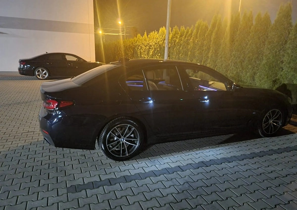 BMW Seria 5 cena 194900 przebieg: 110000, rok produkcji 2021 z Kraków małe 211